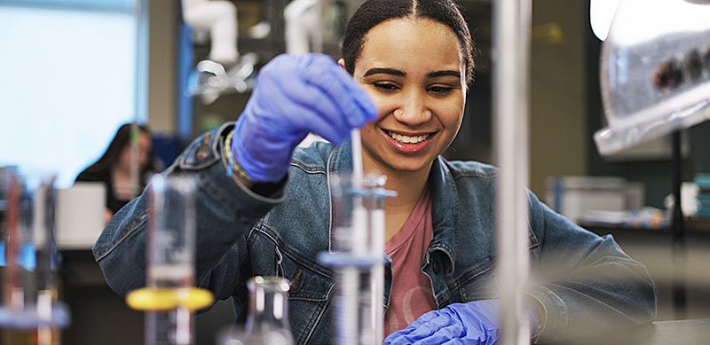 Cayuga student working in the biology lab